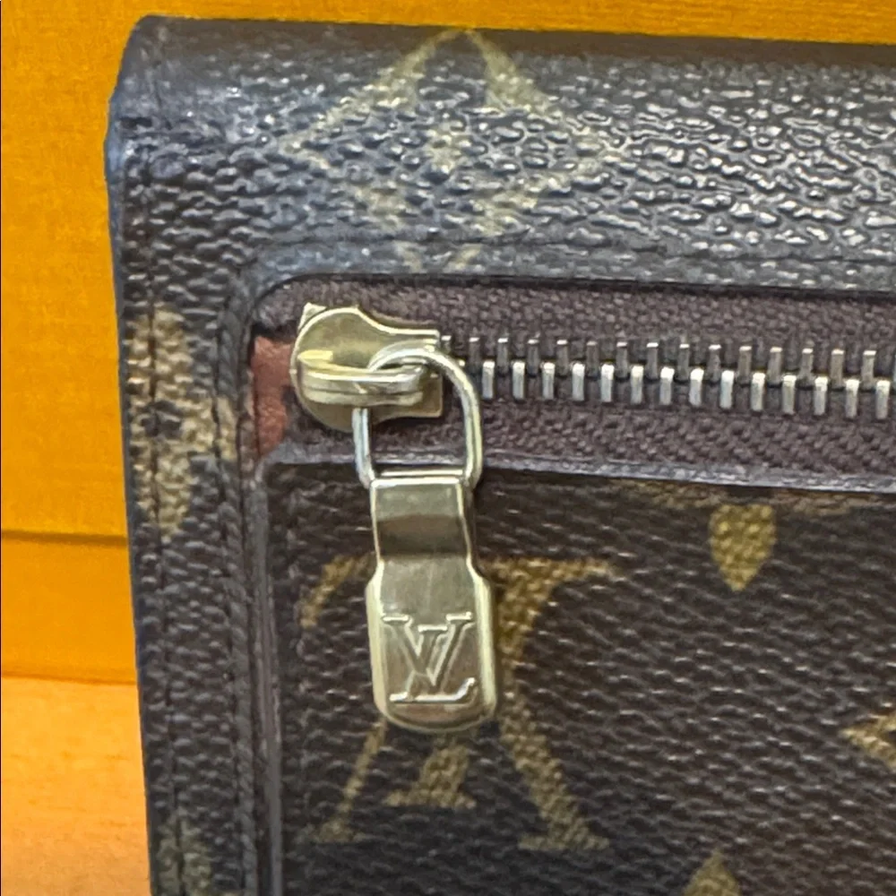 AUTHENTIC Louis Vuitton Black and Gold Monogram WALLET - Picture 14 of 14